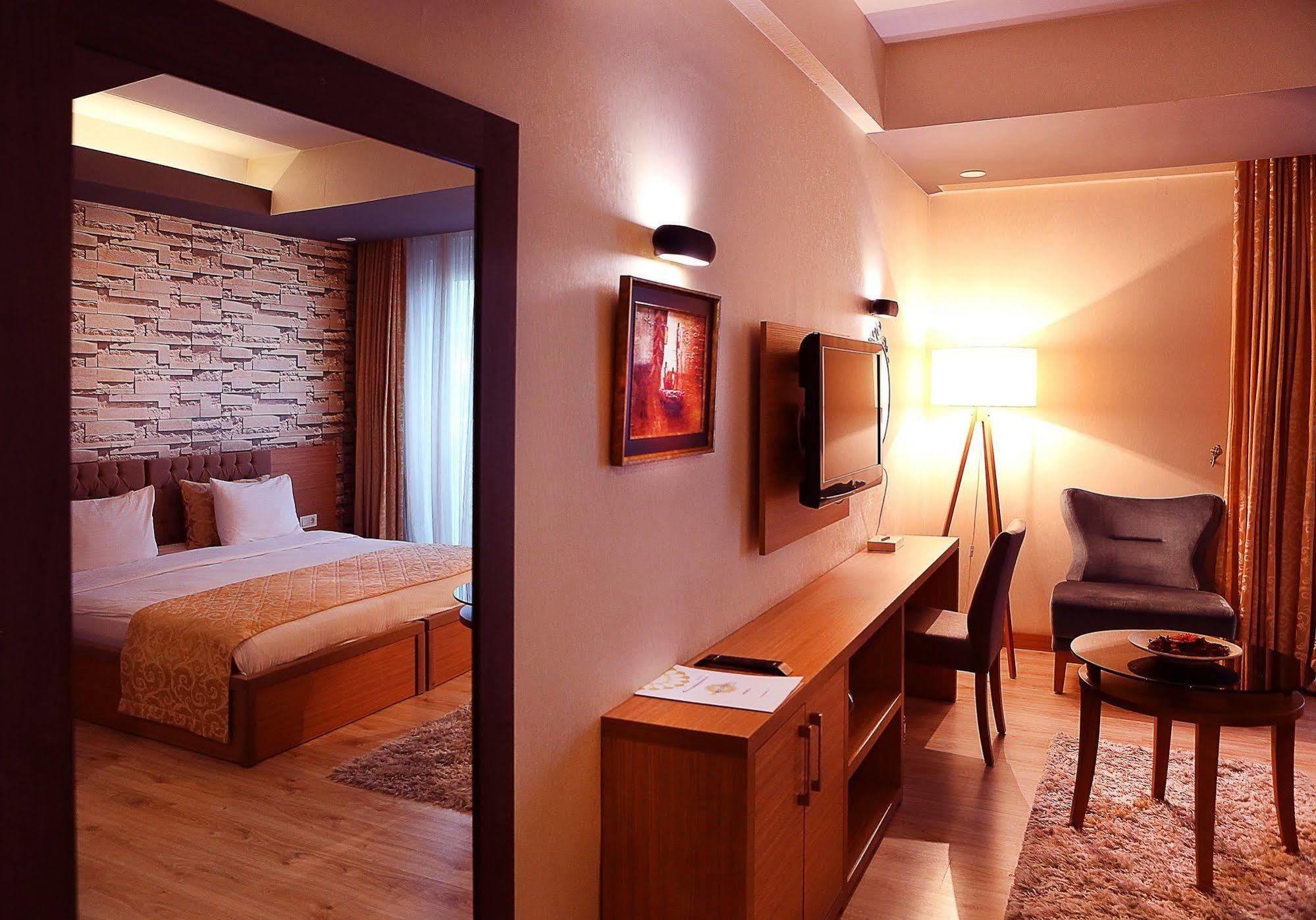 Imperial Park Hotel İzmit Exteriör bild